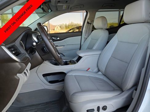 Used 2023 GMC Acadia SLT FWD image 9
