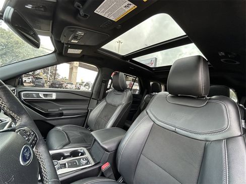Used 2022 Ford Explorer ST image 13