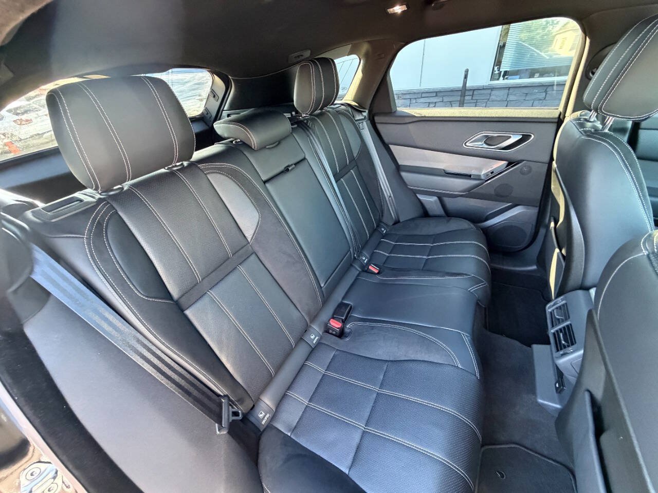 Used 2020 Land Rover Range Rover Velar S AWD/4WD image 31