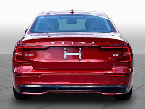 Used 2023 Volvo S60 B5 Core FWD image 5