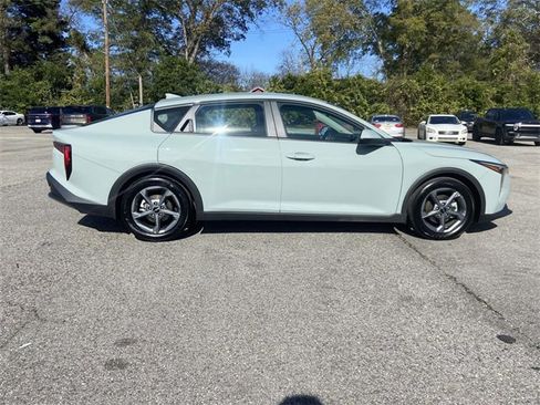 Used 2025 Kia K4 LXS image 3