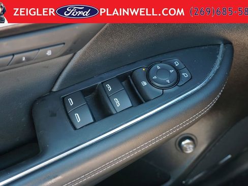 Used 2023 Buick Envision Avenir AWD/4WD image 28