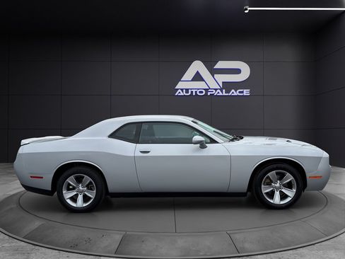 Used 2021 Dodge Challenger SXT RWD image 8