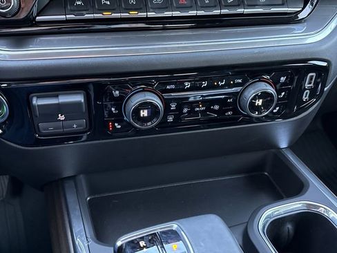 Used 2025 Chevrolet Silverado 1500 High Country w/ Technology Package image 24