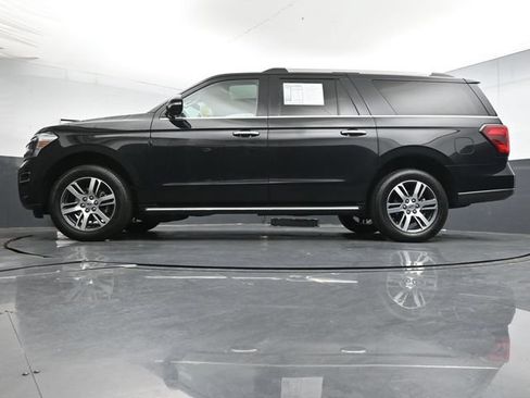 Used 2023 Ford Expedition Max Limited AWD/4WD image 32