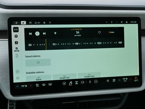 Used 2026 Rivian R1S Premium image 22