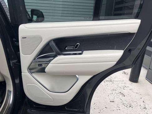 Certified 2023 Land Rover Range Rover SE image 14