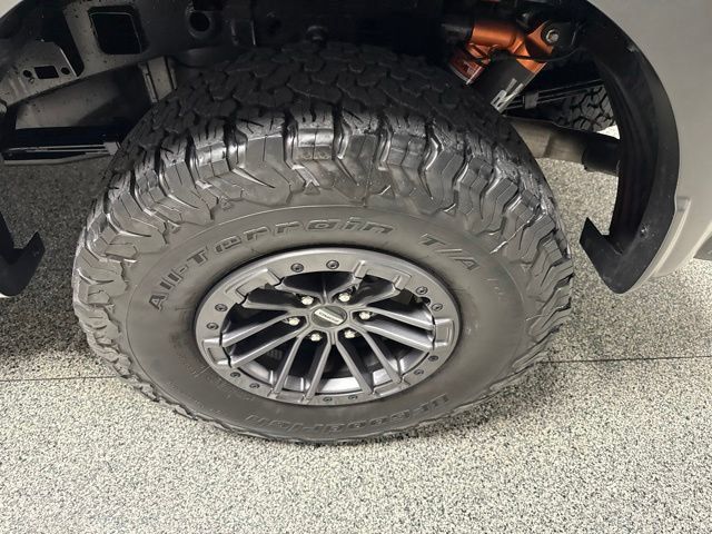 Used 2020 Ford F150 Raptor w/ Equipment Group 802A Luxury AWD/4WD image 17