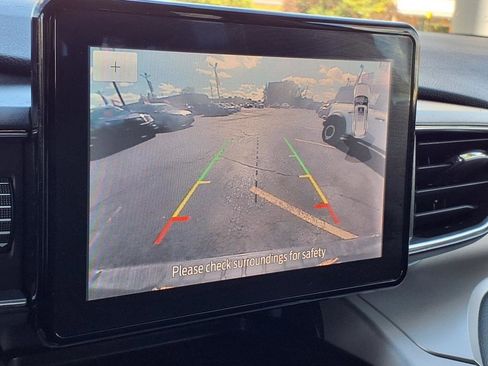 Used 2020 Ford Explorer XLT w/ Equipment Group 202A image 10