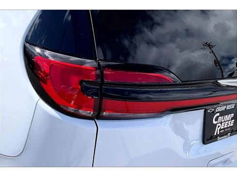 Used 2022 Chrysler Pacifica Touring-L w/ Uconnect Theater Family Group AWD/4WD image 20