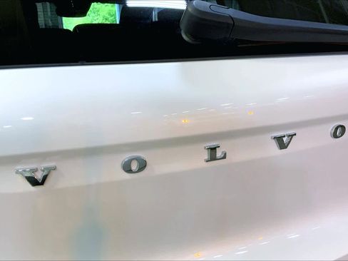 Used 2022 Volvo XC40 T5 R-Design w/ Advanced Package AWD/4WD image 10