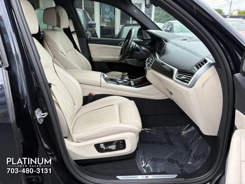 Used 2019 BMW X5 xDrive50i w/ M Sport Package AWD/4WD image 15