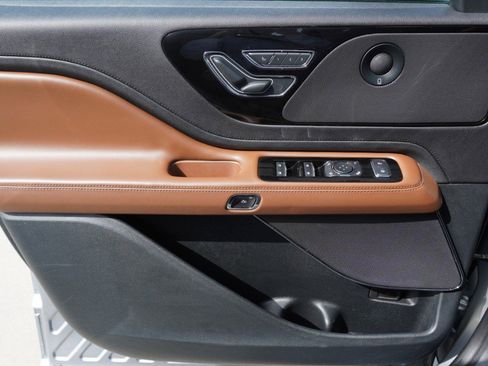 Used 2021 Lincoln Aviator Reserve w/ Equipment Group 201A image 24