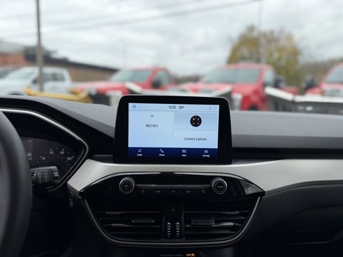 Certified 2020 Ford Escape SE image 18