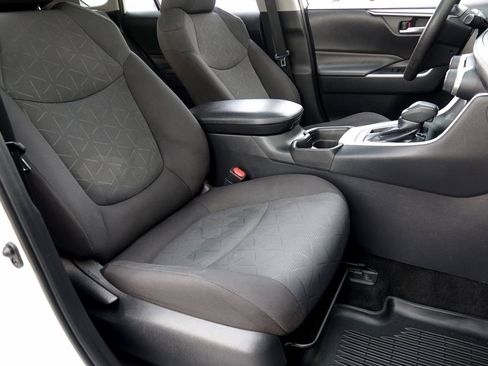 Used 2019 Toyota RAV4 XLE image 8