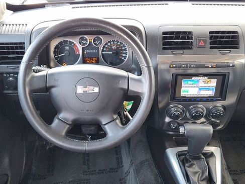 Used 2007 HUMMER H3 Luxury image 26