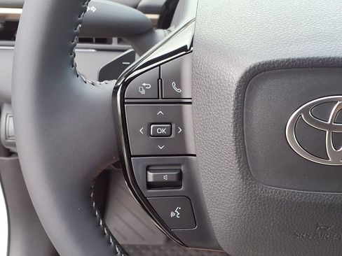 Used 2026 Toyota bZ FWD image 32