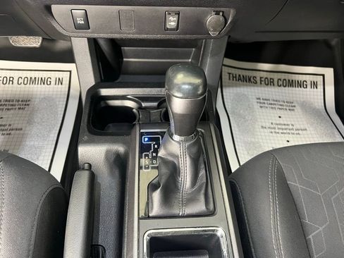 Used 2017 Toyota Tacoma TRD Sport image 11