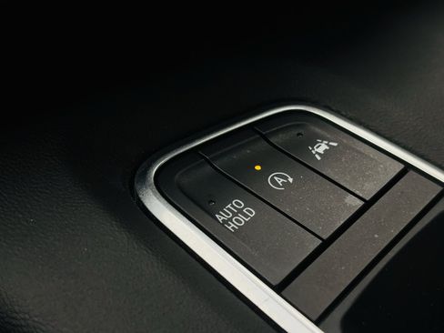 Used 2022 Cadillac Escalade Premium Luxury w/ Performance Package AWD/4WD image 60