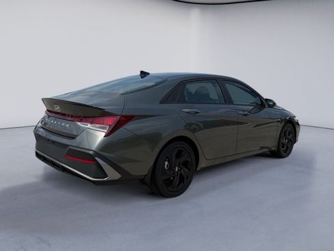 New 2026 Hyundai Elantra SEL Sport FWD image 5