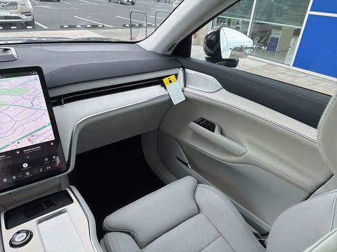 New 2026 Volvo EX90 Ultra image 13