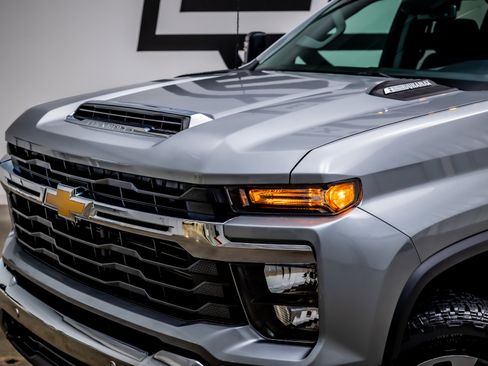 Used 2025 Chevrolet Silverado 2500 LT w/ All Star Edition image 22