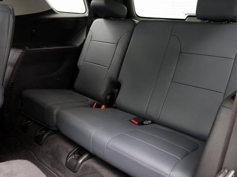 Used 2020 Chevrolet Traverse LT w/ LT Premium Package image 12