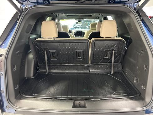 Used 2023 Chevrolet Traverse LT w/ LT Premium Package AWD/4WD image 54