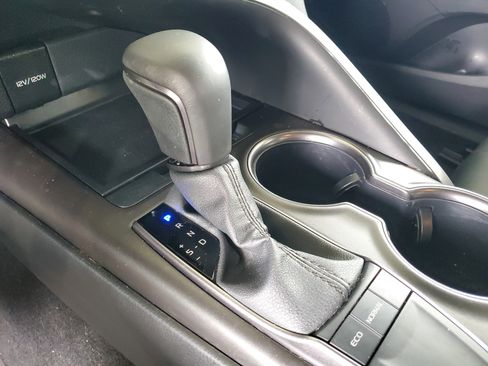 Used 2024 Toyota Camry SE FWD image 29