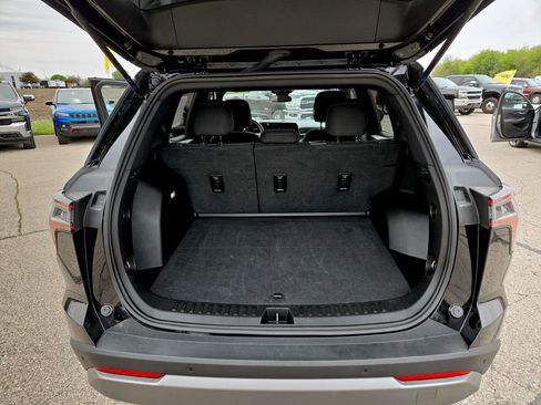 Used 2025 Chevrolet Equinox LT FWD image 31