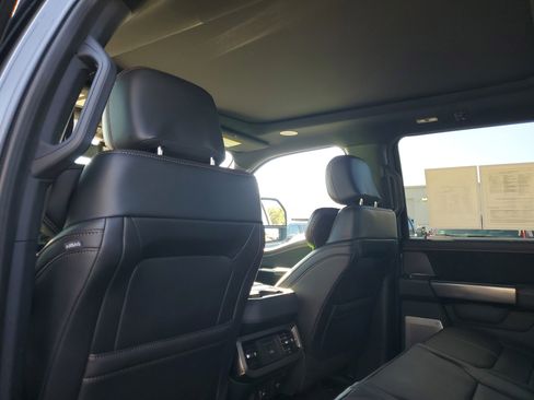 Used 2024 Ford F250 Platinum image 14