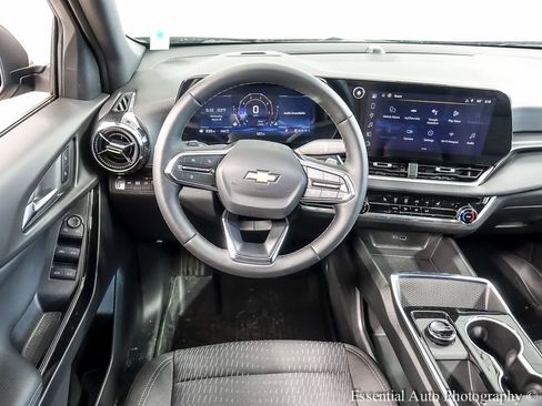 New 2026 Chevrolet Equinox LT w/ LPO, Floor Liner Package image 11