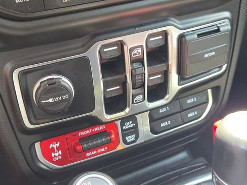 Used 2022 Jeep Gladiator Rubicon w/ LED Lighting Group AWD/4WD image 24