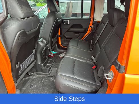 Used 2025 Jeep Wrangler Unlimited Sahara AWD/4WD image 9