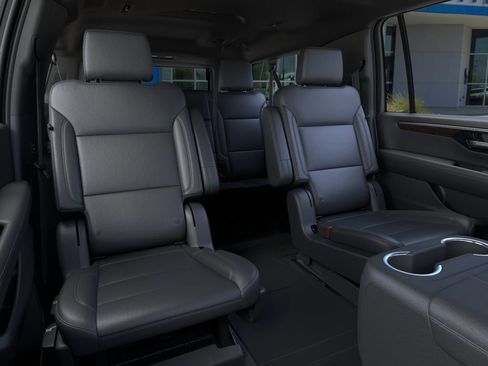 New 2026 Chevrolet Suburban Z71 AWD/4WD image 17