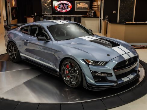 Used 2022 Ford Mustang Shelby GT500 w/ Carbon Fiber Track Pack RWD image 10