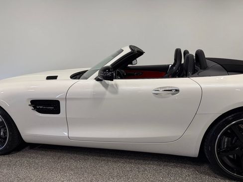 Used 2018 Mercedes-Benz AMG GT Roadster image 28