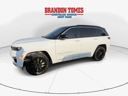 Certified 2024 Jeep Grand Cherokee Summit w/ Adv Protech Group IV AWD/4WD image 5