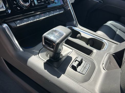 Used 2023 GMC Sierra 1500 Denali w/ Denali Reserve Package AWD/4WD image 15