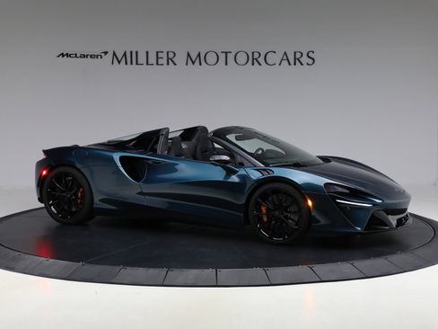 Used 2025 McLaren Artura Spider image 10