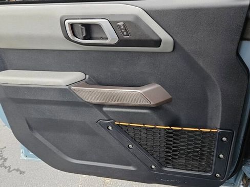 Used 2023 Ford Bronco Badlands image 32