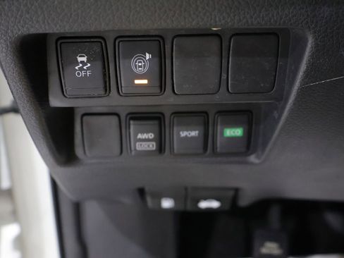 Used 2017 Nissan Rogue SV w/ Midnight Edition Package image 31