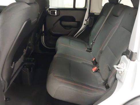 Used 2024 Jeep Wrangler Unlimited Rubicon image 37