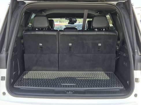 Used 2024 Jeep Wagoneer Series II w/ Flexible Seating Group RWD image 8