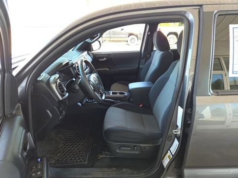 Used 2021 Toyota Tacoma TRD Sport AWD/4WD image 18
