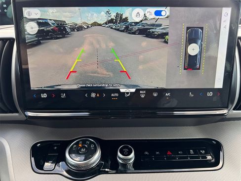 New 2025 Ford Expedition Active image 25