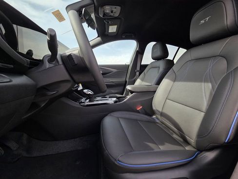 New 2026 Buick Envista Sport Touring w/ Convenience I Package FWD image 24