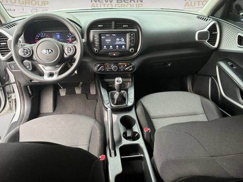 Used 2020 Kia Soul LX FWD image 10
