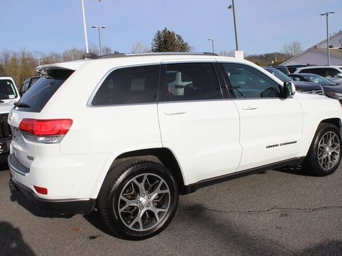 Used 2018 Jeep Grand Cherokee Limited image 30