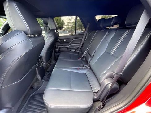 Used 2025 Toyota 4Runner Limited AWD/4WD image 26